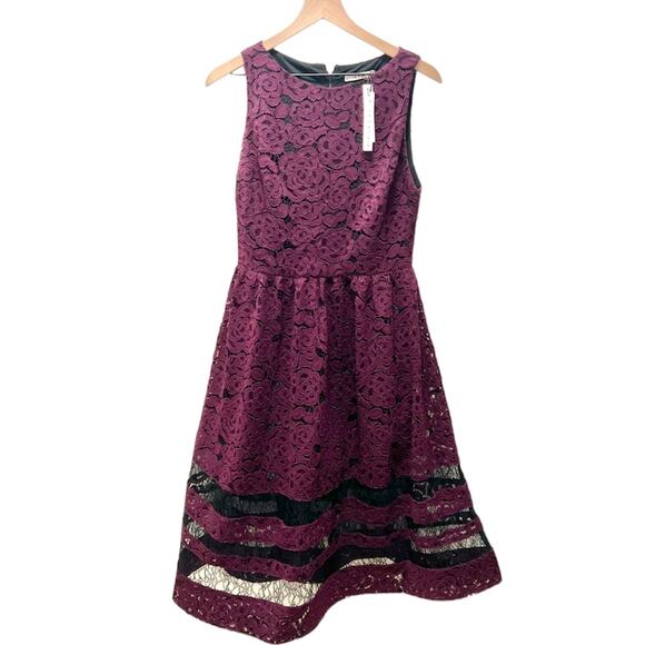 $650 ALICE & OLIVIA NWT Purple & Black Floral Lace Tiered Dress – Size 8 – RARE - Picture 3 of 15